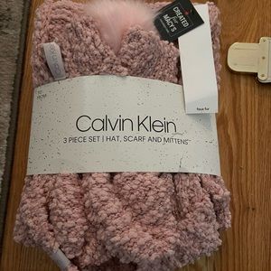 Calvin Klein 3 piece hat gloves scarf